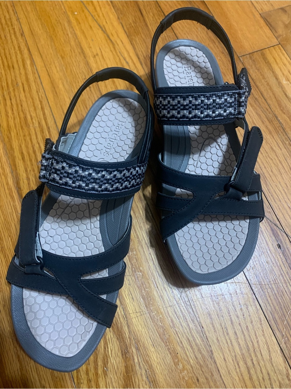 Black and Gray Girls' Sport Sandals